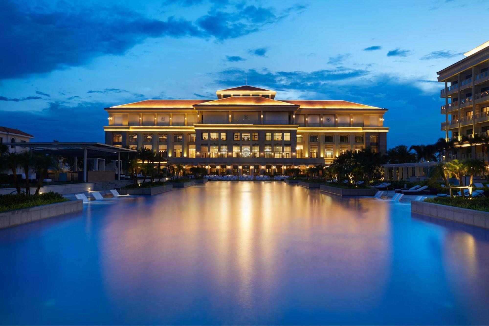 Sheraton Grand Danang Resort & Convention Center Экстерьер фото