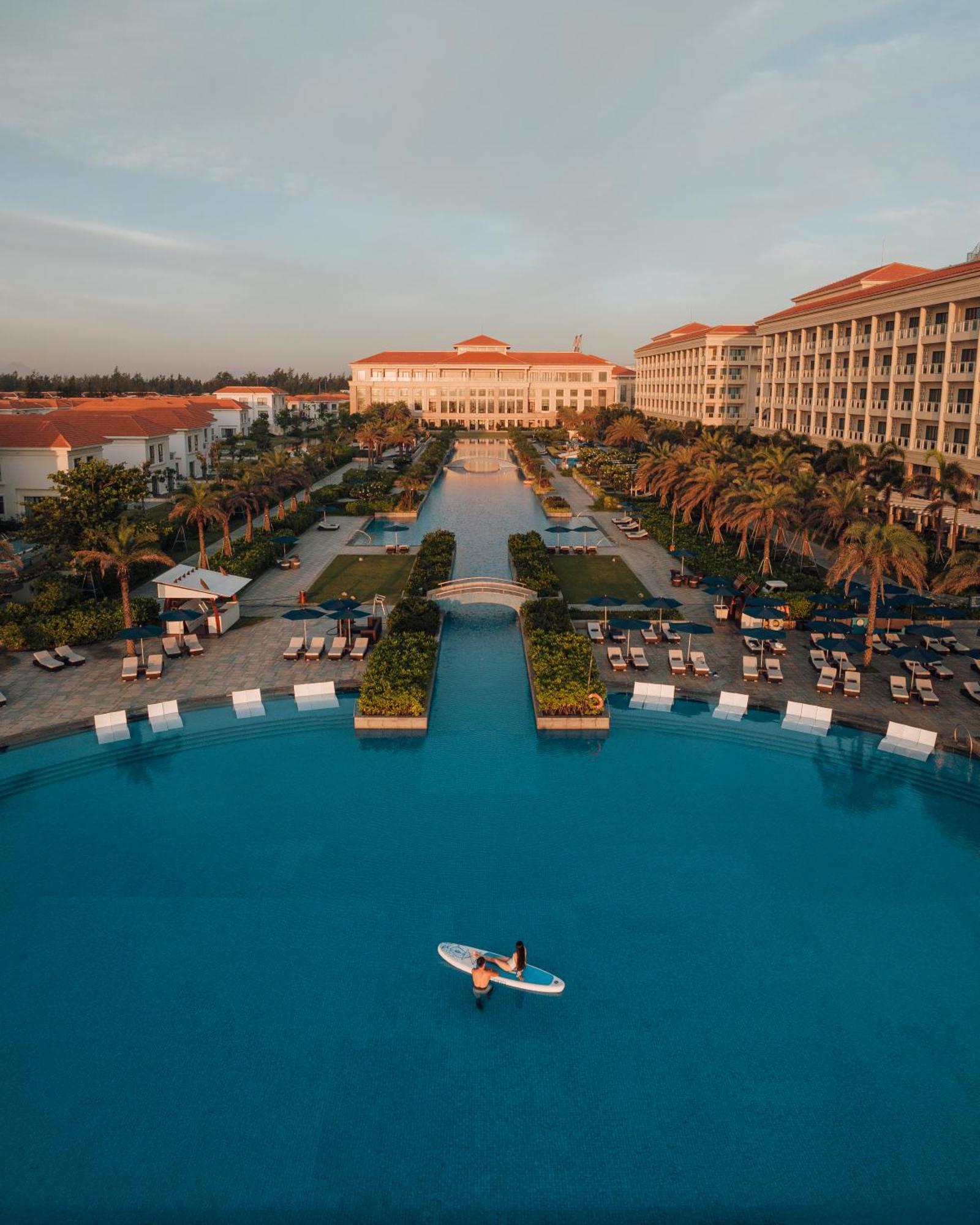 Sheraton Grand Danang Resort & Convention Center Экстерьер фото